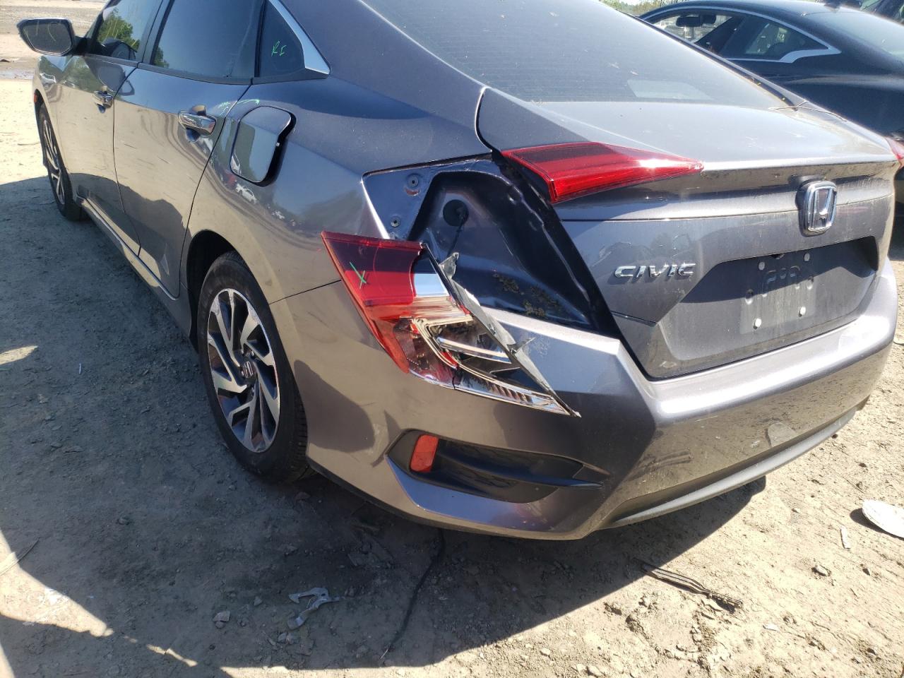 Photo 9 from auction – 2018 HONDA CIVIC EX with VIN 2HGFC2F74JH540211
