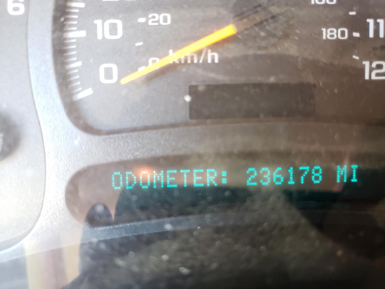 Photo 8 from auction – 2003 CHEVROLET SILVERADO with VIN 1GCGK13U23F168334