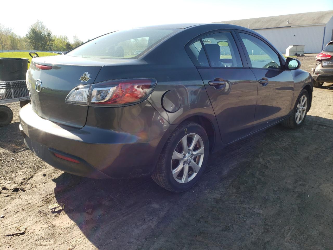 Photo 4 from auction – 2011 MAZDA 3 I with VIN JM1BL1VF3B1404166