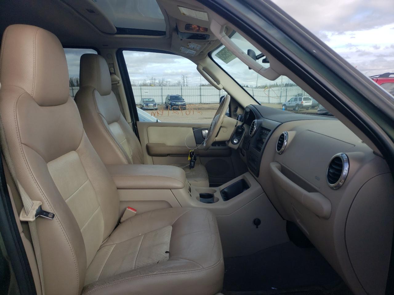 Photo 5 from auction – 2003 FORD EXPEDITION with VIN 1FMFU18L03LB70196