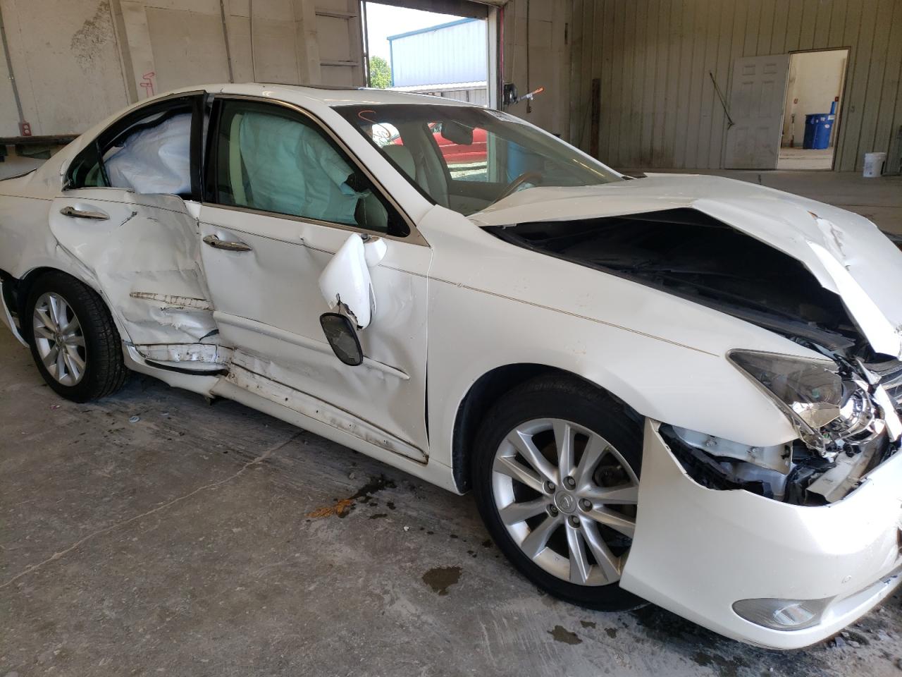 Photo 9 from auction – 2011 LEXUS ES 350 with VIN JTHBK1EG7B2424361