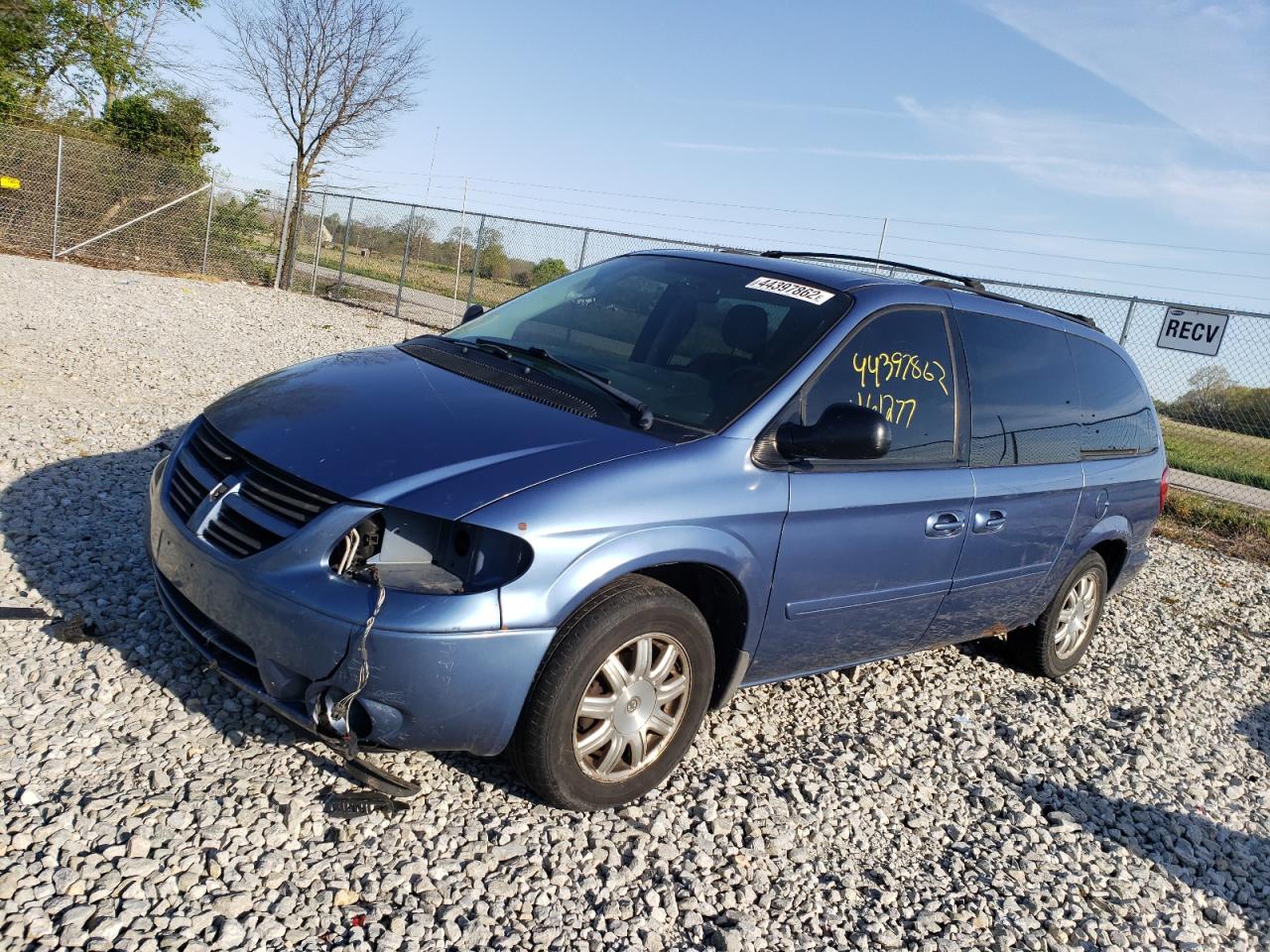 Photo 2 from auction – 2007 DODGE GRAND CARA with VIN 2D4GP44L67R268012