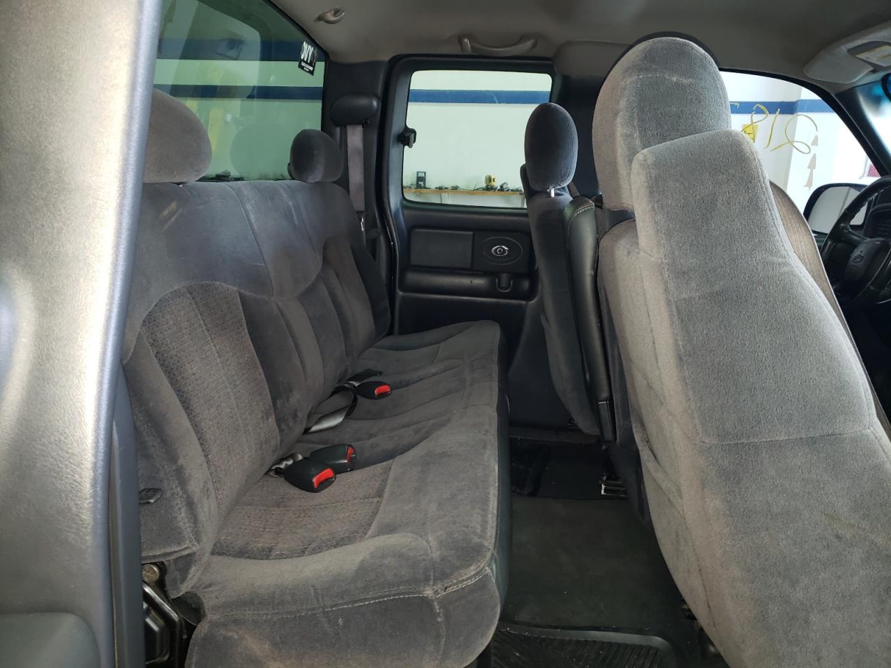 Photo 6 from auction – 2001 CHEVROLET SILVERADO with VIN 2GCEC19V711188880