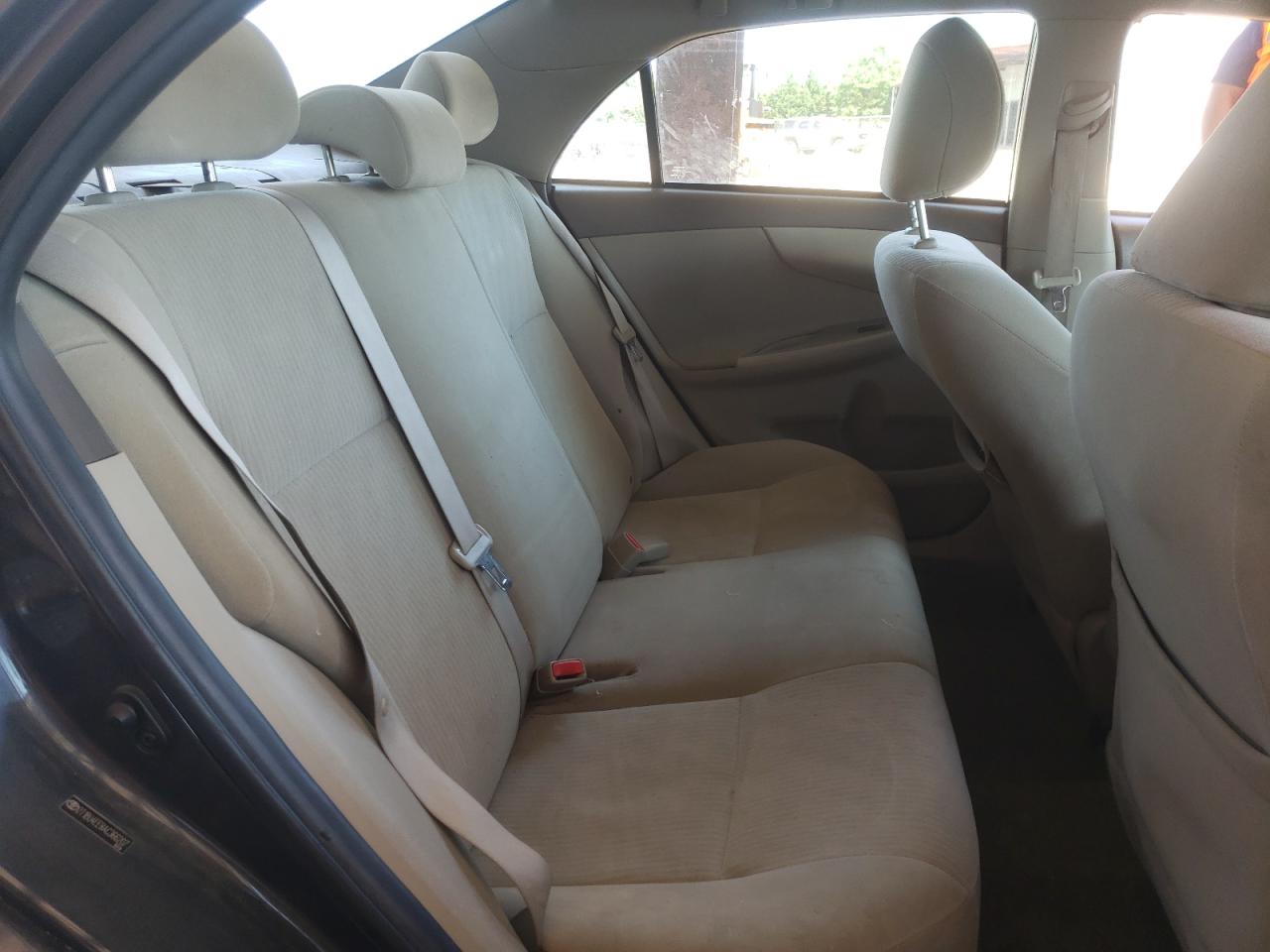 Photo 6 from auction – 2010 TOYOTA COROLA with VIN 2T1BU4EE8AC366207