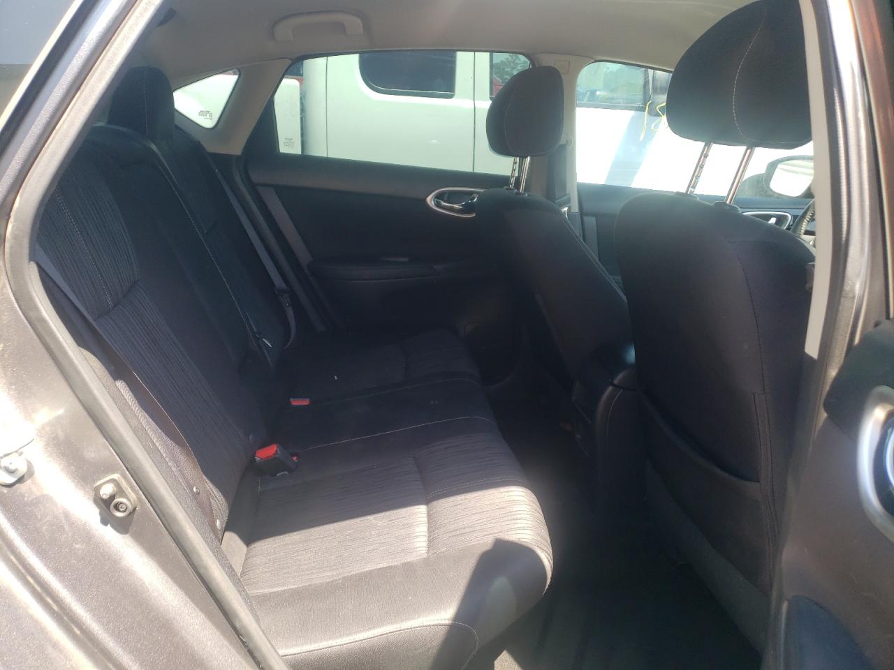 Photo 6 from auction – 2016 NISSAN SENTRA S with VIN 3N1AB7AP8GL646132