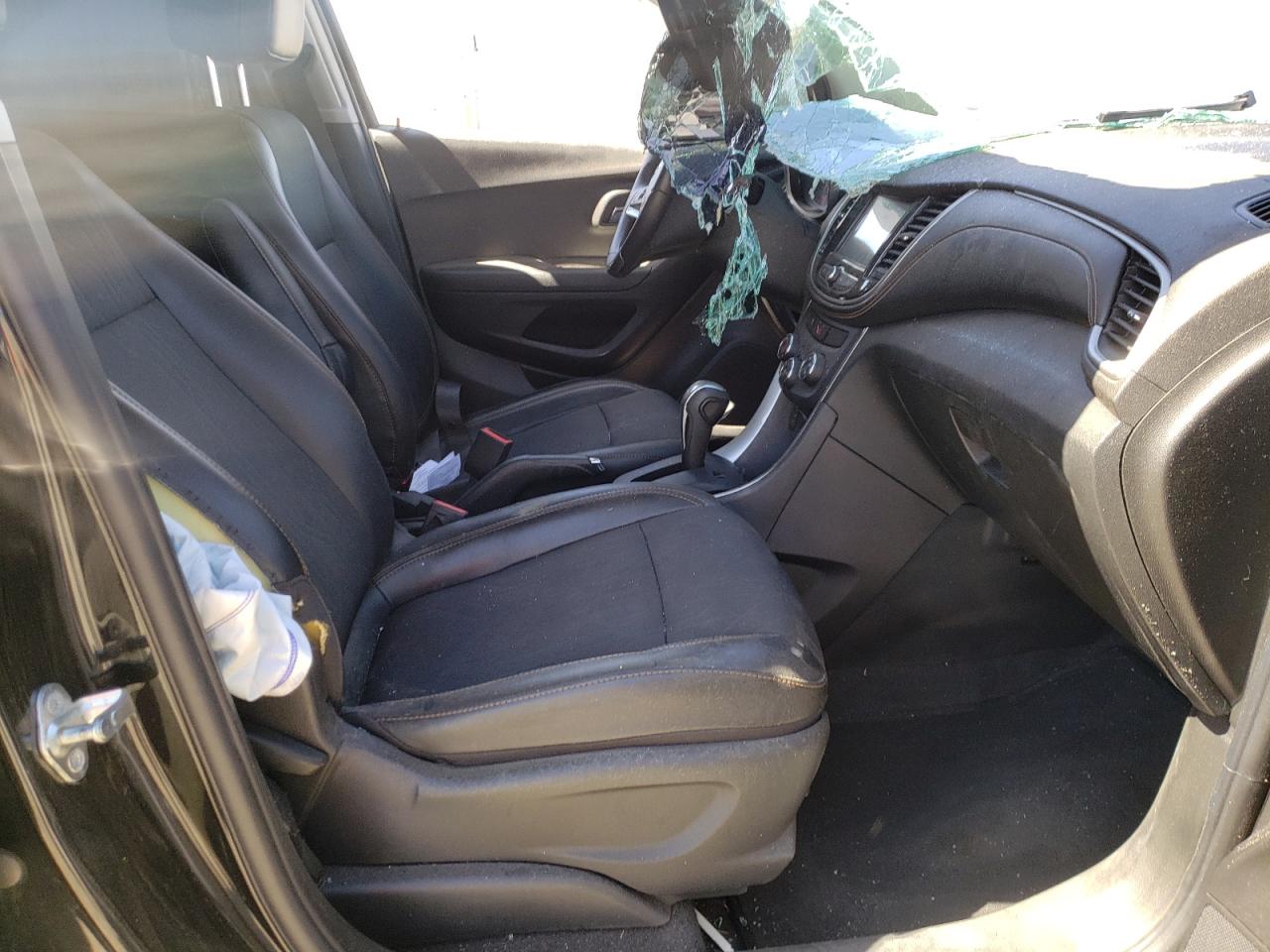 Photo 5 from auction – 2017 CHEVROLET TRAX 1LT with VIN 3GNCJLSB5HL268171