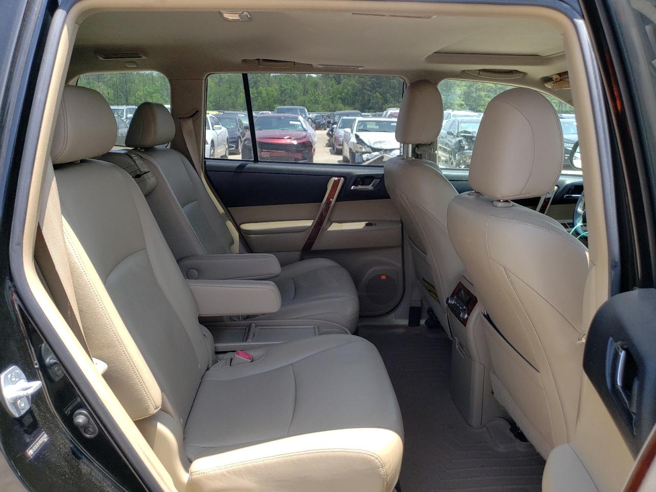 Photo 6 from auction – 2011 TOYOTA HIGHLANDER with VIN JTEDC3EH7B2002548