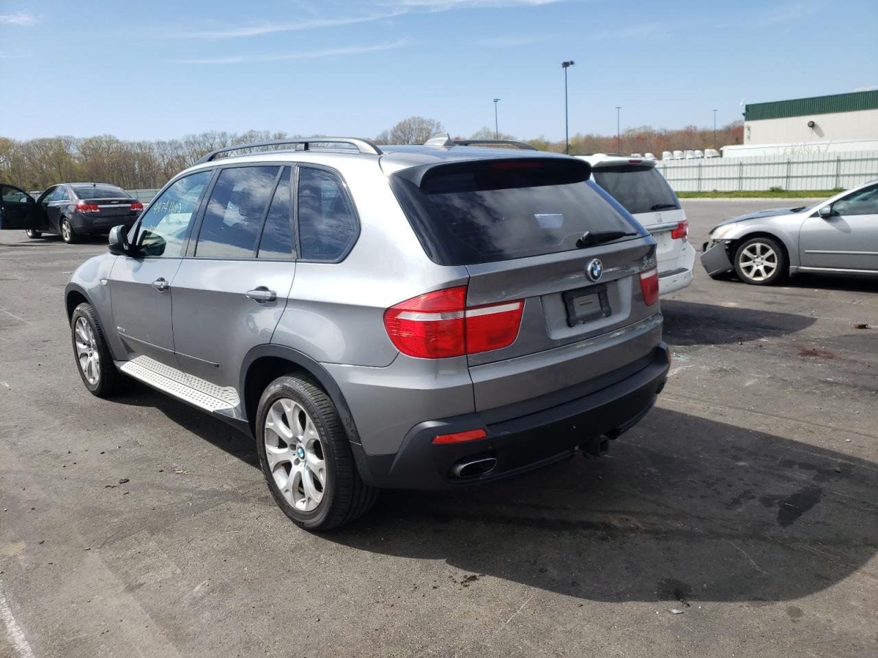 Photo 3 from auction – 2010 BMW X5 XDRIVE4 with VIN 5UXFE8C53AL312667