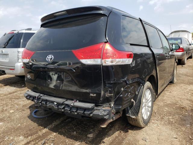 Photo 4 from auction – 2012 TOYOTA SIENNA XLE with VIN 5TDYK3DC4CS255755