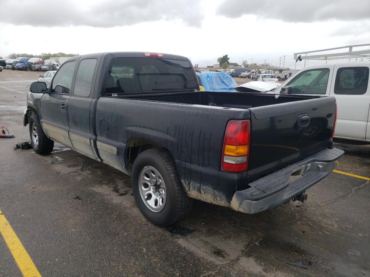 Photo 3 from auction – 2000 CHEVROLET SILVERADO with VIN 2GCEC19T8Y1310736