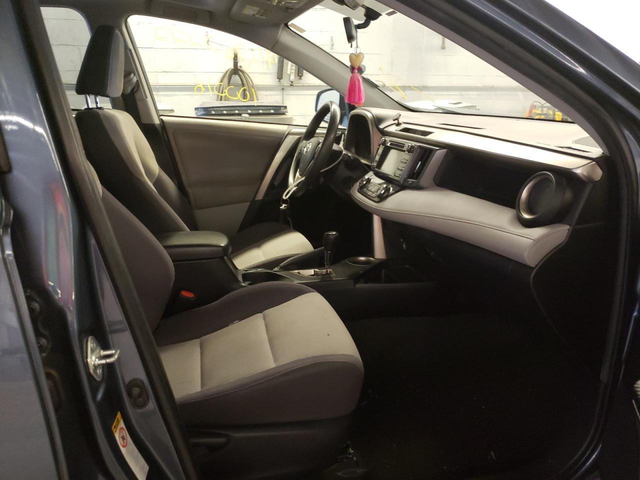 Photo 5 from auction – 2013 TOYOTA RAV4 XLE with VIN JTMRFREVXDD045427