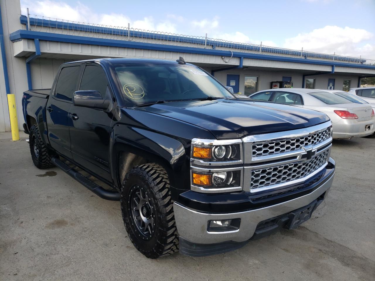 CHEVROLET SILVERADO 2015 with VIN 3GCUKREC3FG448546 - Photo from auction