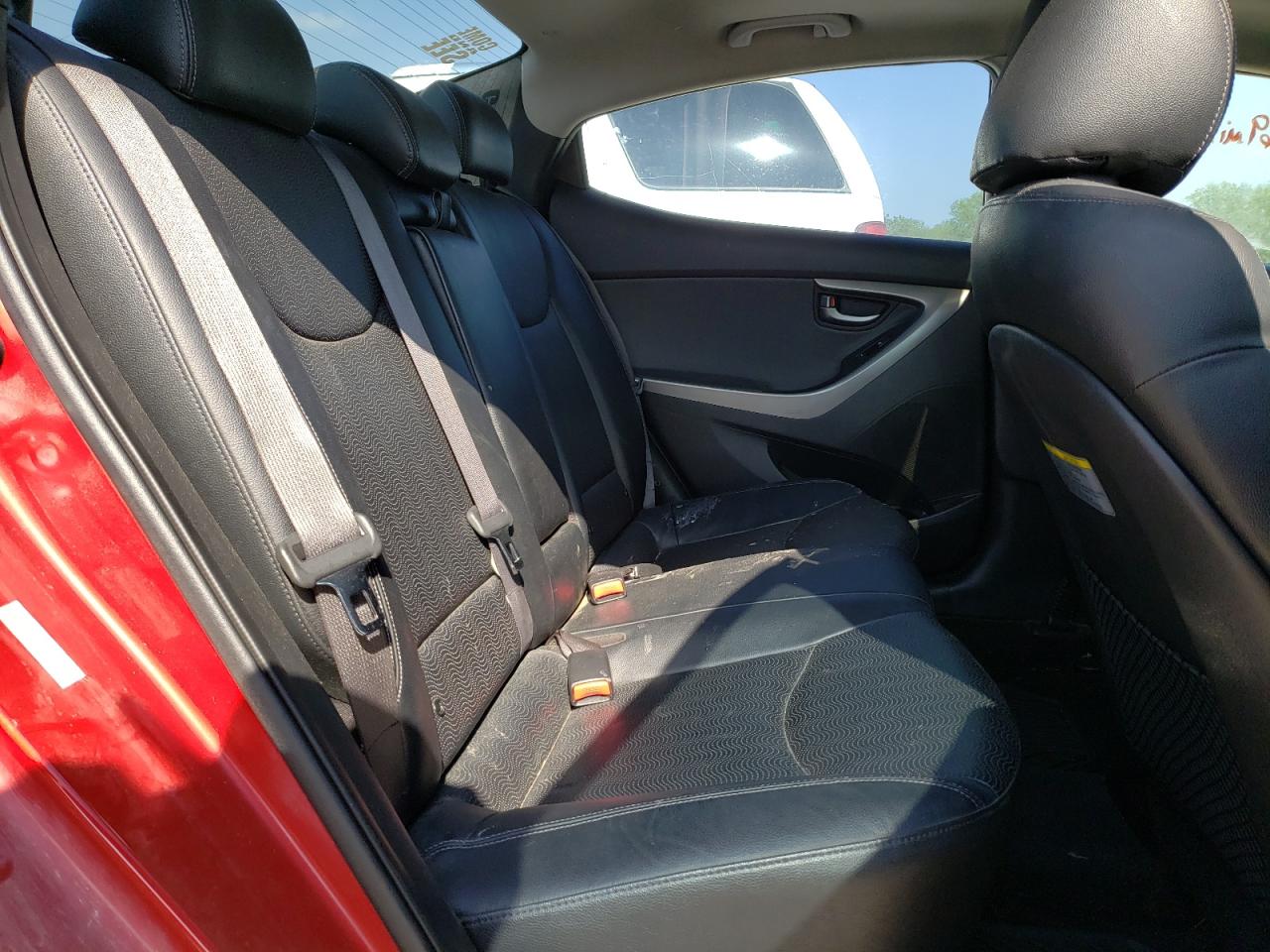 Photo 6 from auction – 2012 HYUNDAI ELANTRA with VIN KMHDH4AE5CU349255