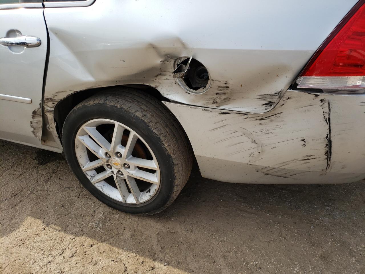 Photo 9 from auction – 2011 CHEVROLET IMPALA LTZ with VIN 2G1WC5EM0B1169672