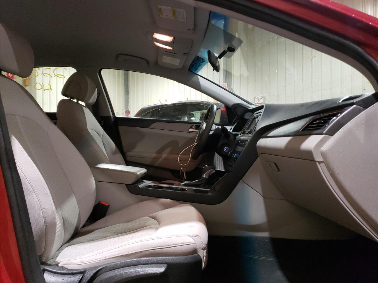 Photo 5 from auction – 2015 HYUNDAI SONATA SE with VIN 5NPE24AF9FH043080