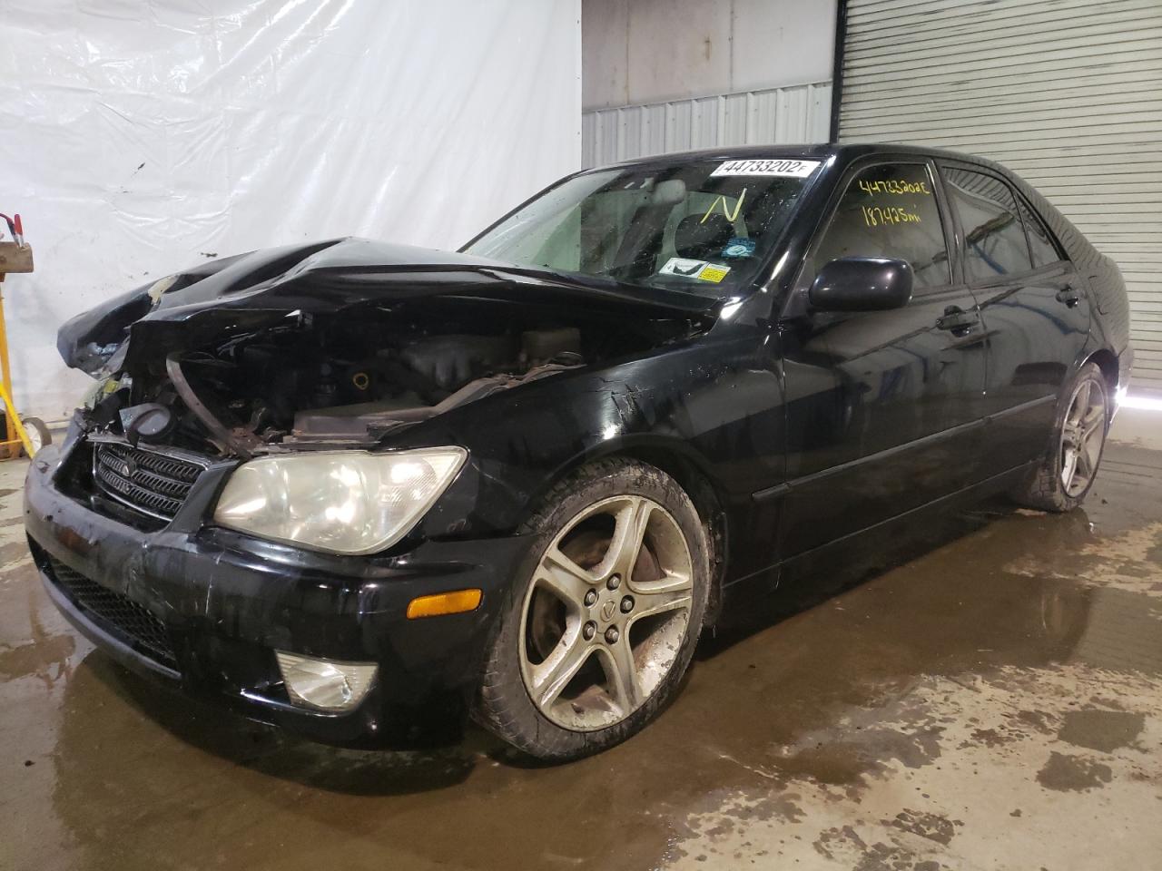 Photo 2 from auction – 2002 LEXUS IS 300 with VIN JTHBD192120033906