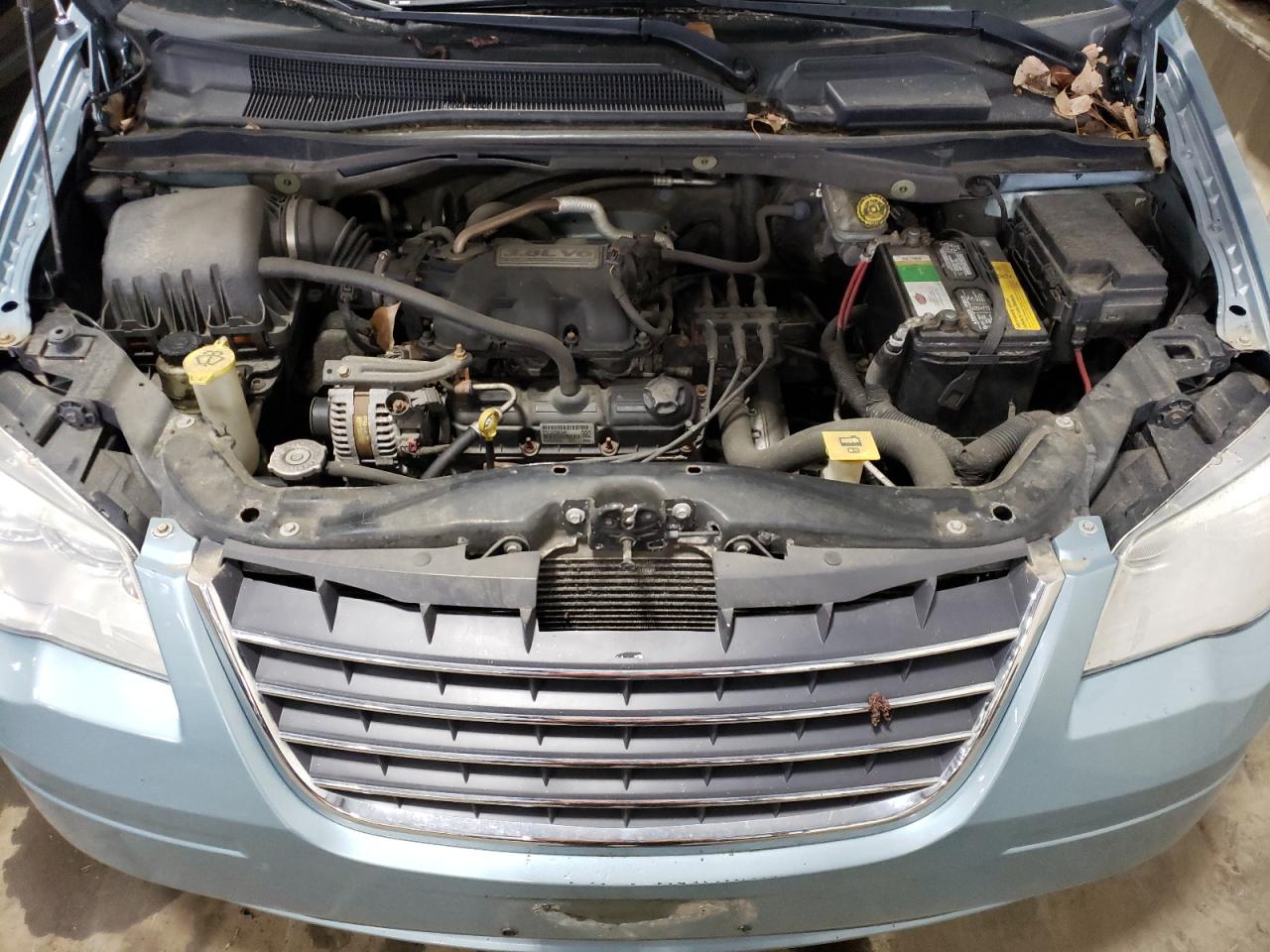 Photo 7 from auction – 2010 CHRYSLER TOWN & COU with VIN 2A4RR5D17AR441381