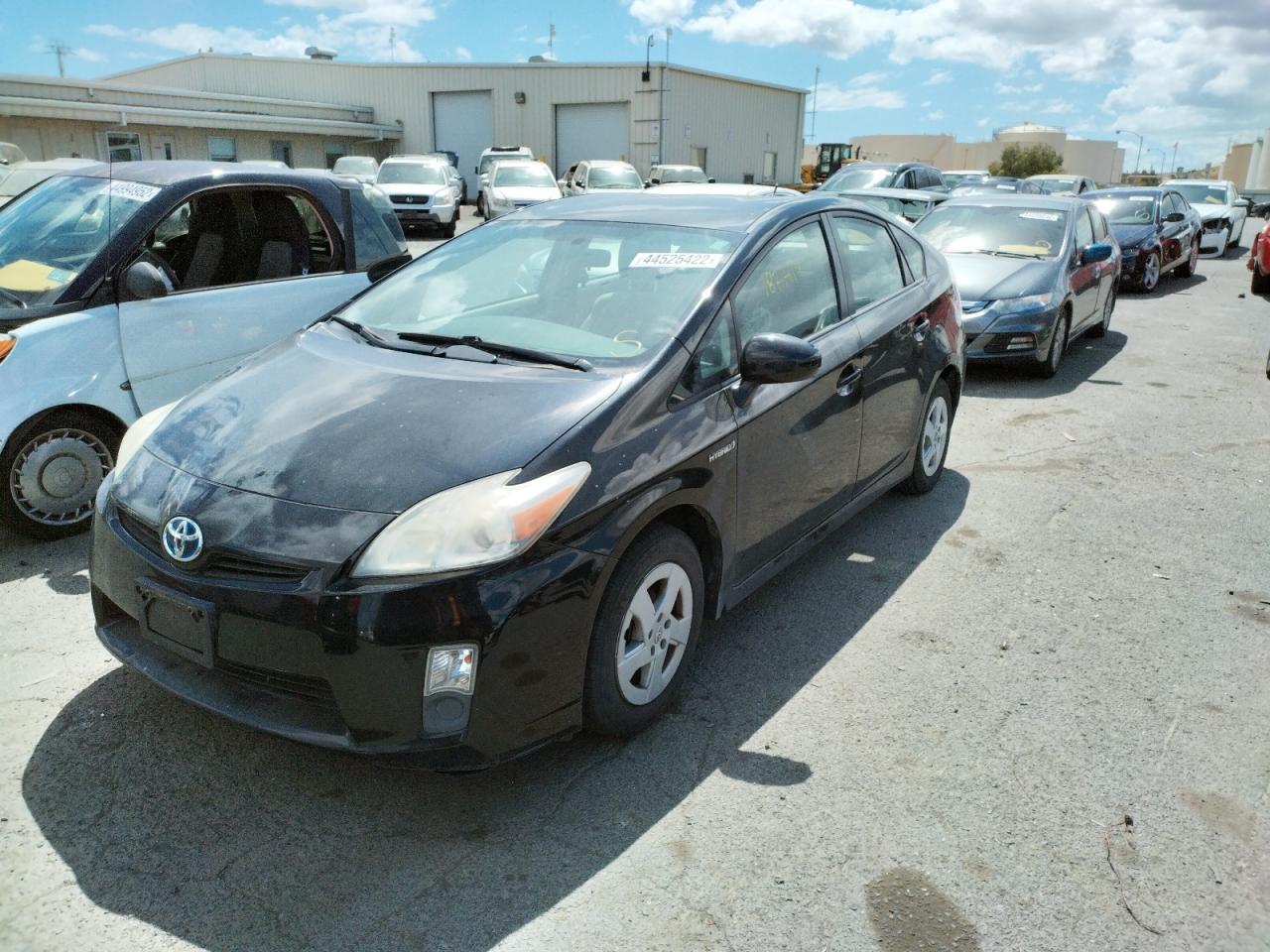 Photo 2 from auction – 2011 TOYOTA PRIUS with VIN JTDKN3DU2B5321827