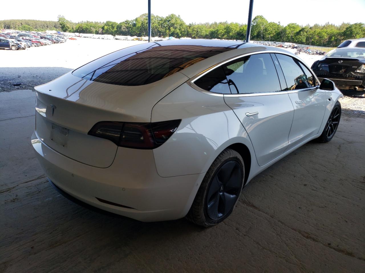 Photo 16 from auction – 2018 TESLA MODEL 3 with VIN 5YJ3E1EA0JF039048