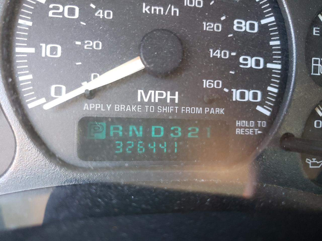 Photo 8 from auction – 2002 CHEVROLET SILVERADO with VIN 1GCEC14V22Z222479