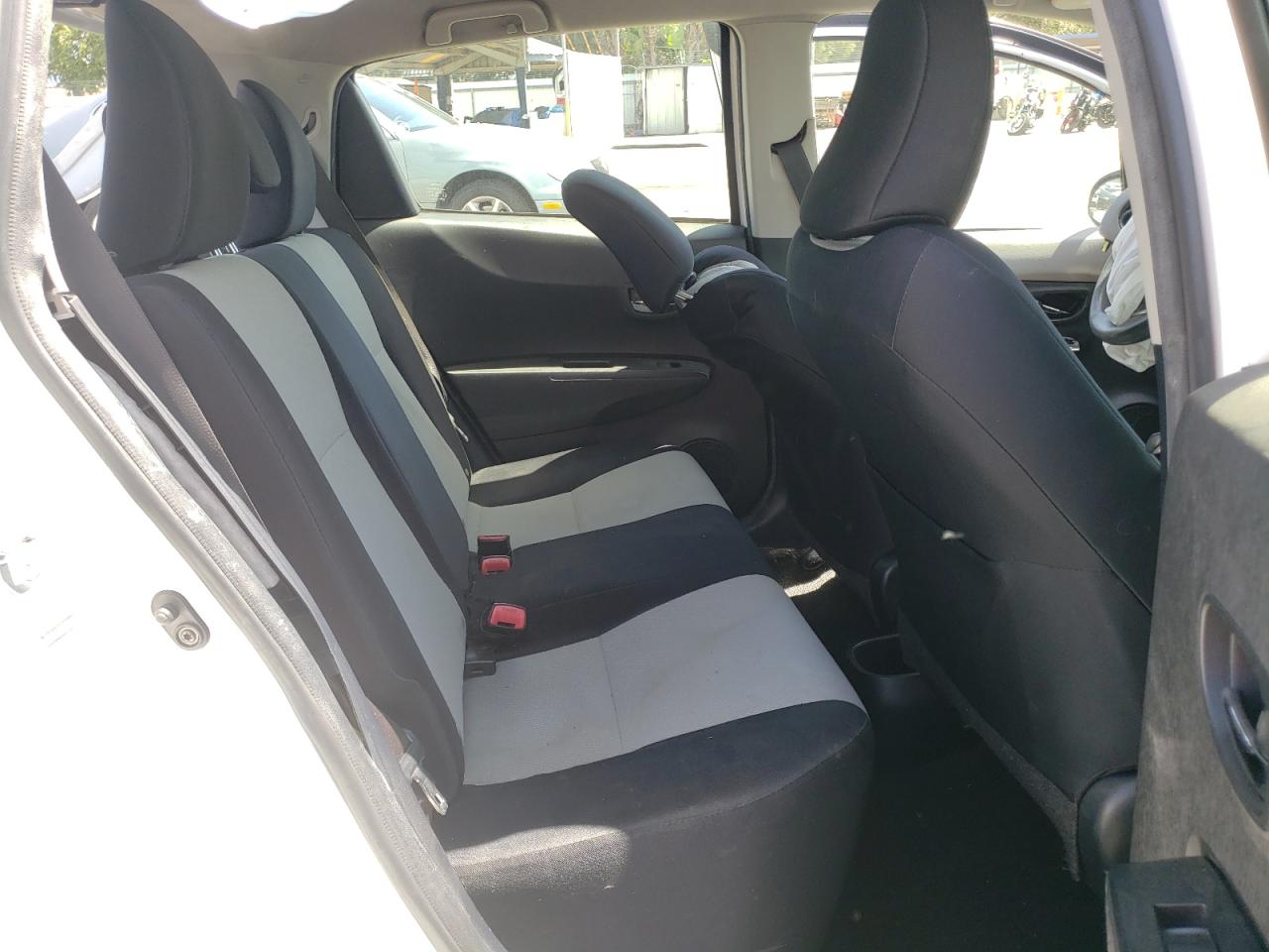 Photo 6 from auction – 2012 TOYOTA YARIS with VIN JTDKTUD35CD525290