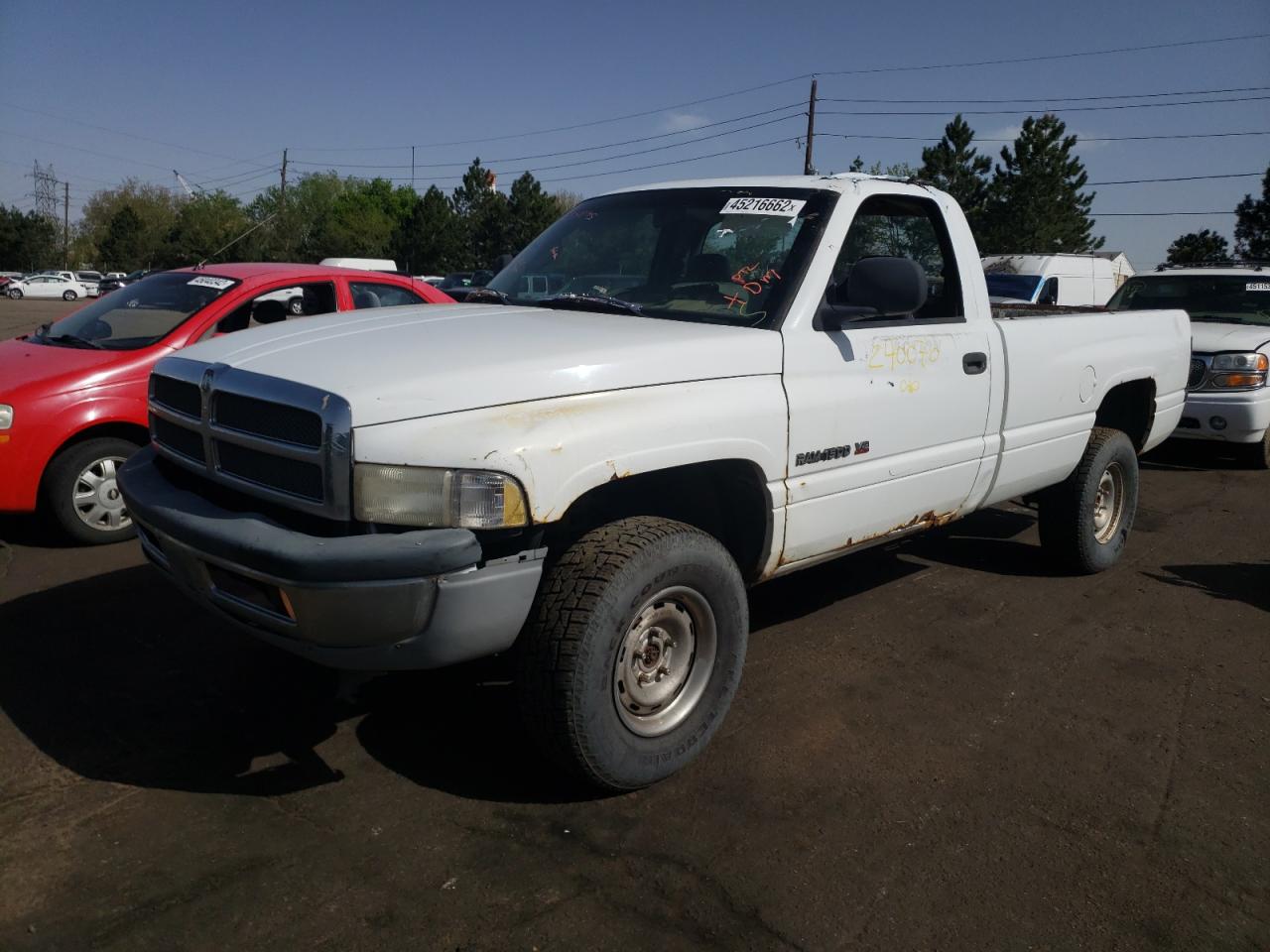 Photo 2 from auction – 2000 DODGE RAM 1500 with VIN 1B7HF16Y7YS526632