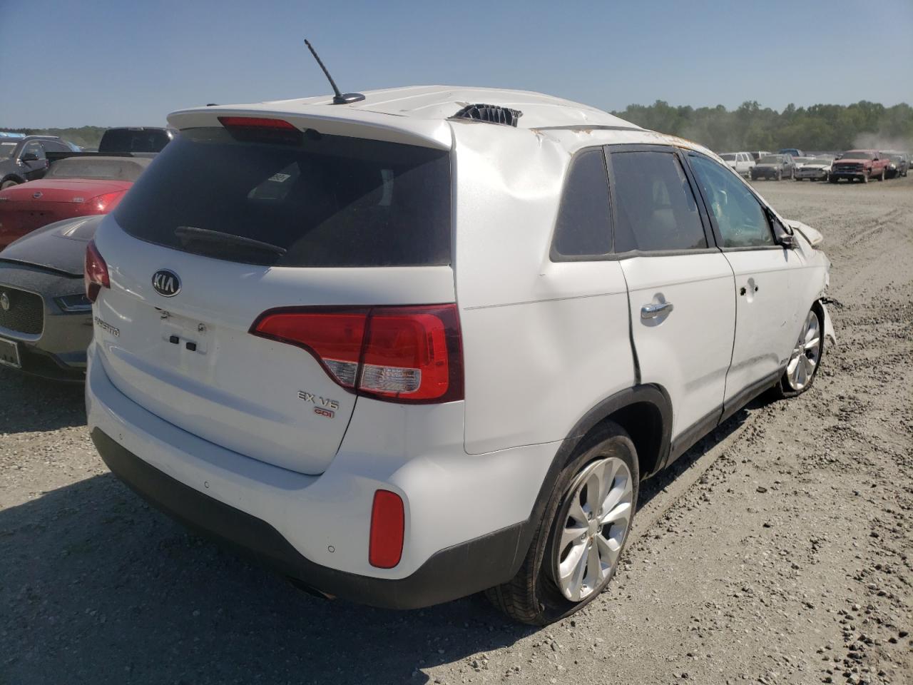 Photo 4 from auction – 2014 KIA SORENTO EX with VIN 5XYKUDA76EG435316