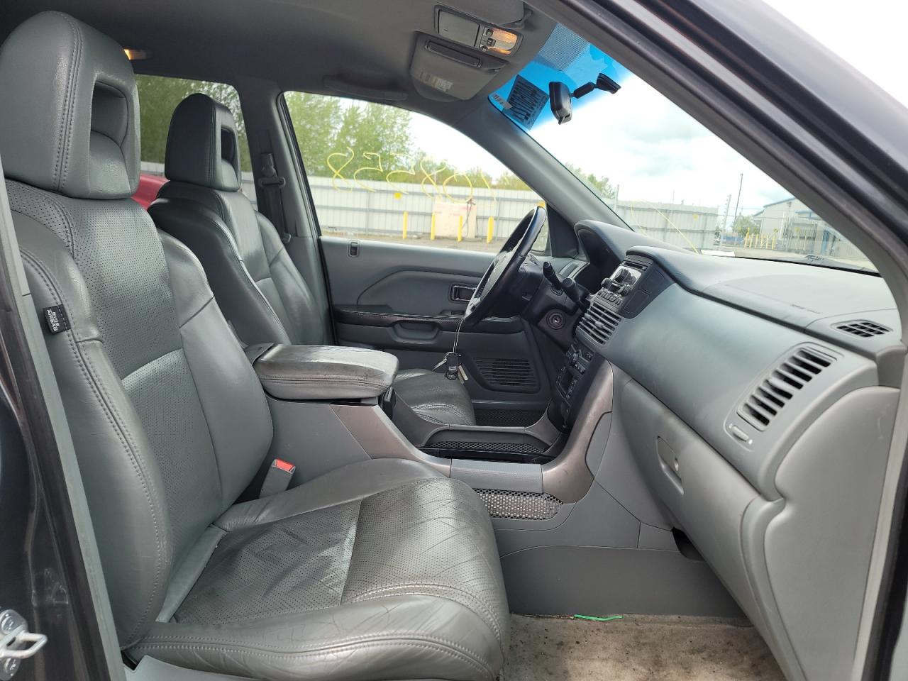 Photo 5 from auction – 2004 HONDA PILOT EXL with VIN 2HKYF18594H622290