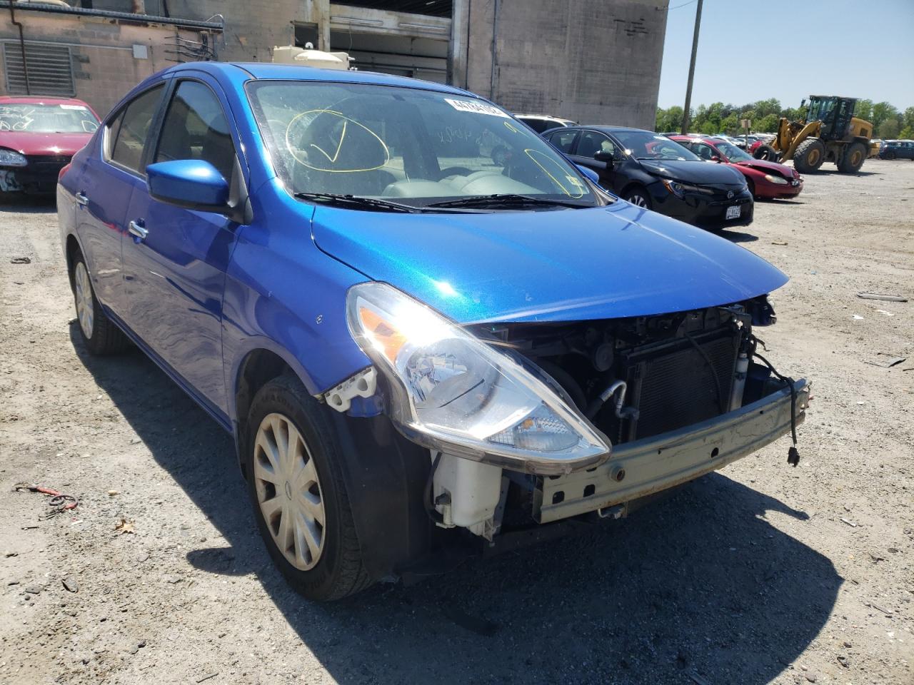 NISSAN VERSA S 2015 with VIN 3N1CN7AP8FL937972 - Photo from auction