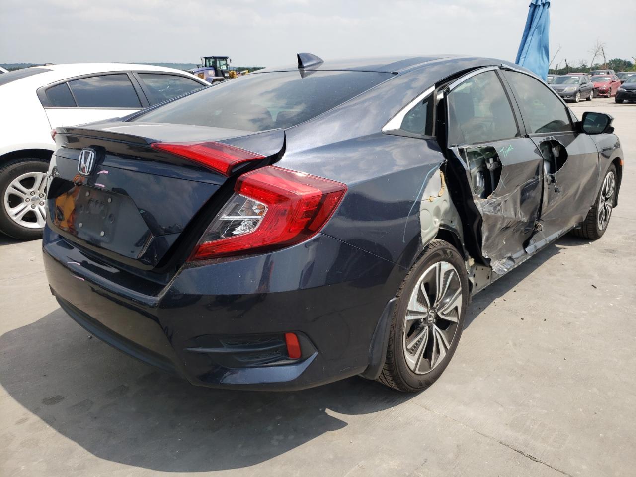 Photo 4 from auction – 2016 HONDA CIVIC EXL with VIN 19XFC1F74GE006560
