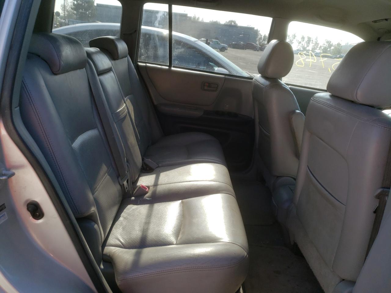Photo 6 from auction – 2005 TOYOTA HIGHLANDER with VIN JTEGD21A350111523