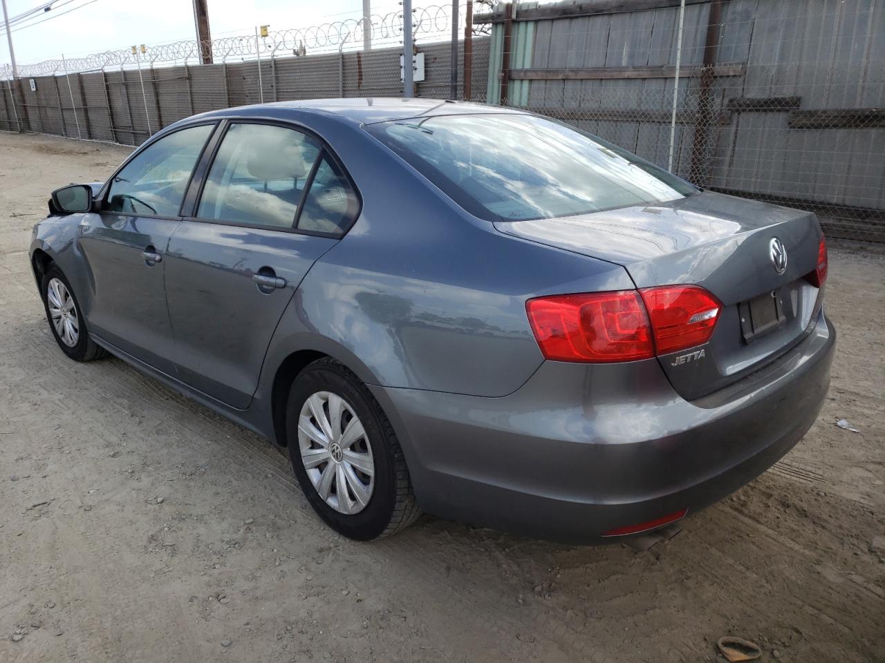 Photo 3 from auction – 2013 VOLKSWAGEN JETTA BASE with VIN 3VW2K7AJ1DM318969