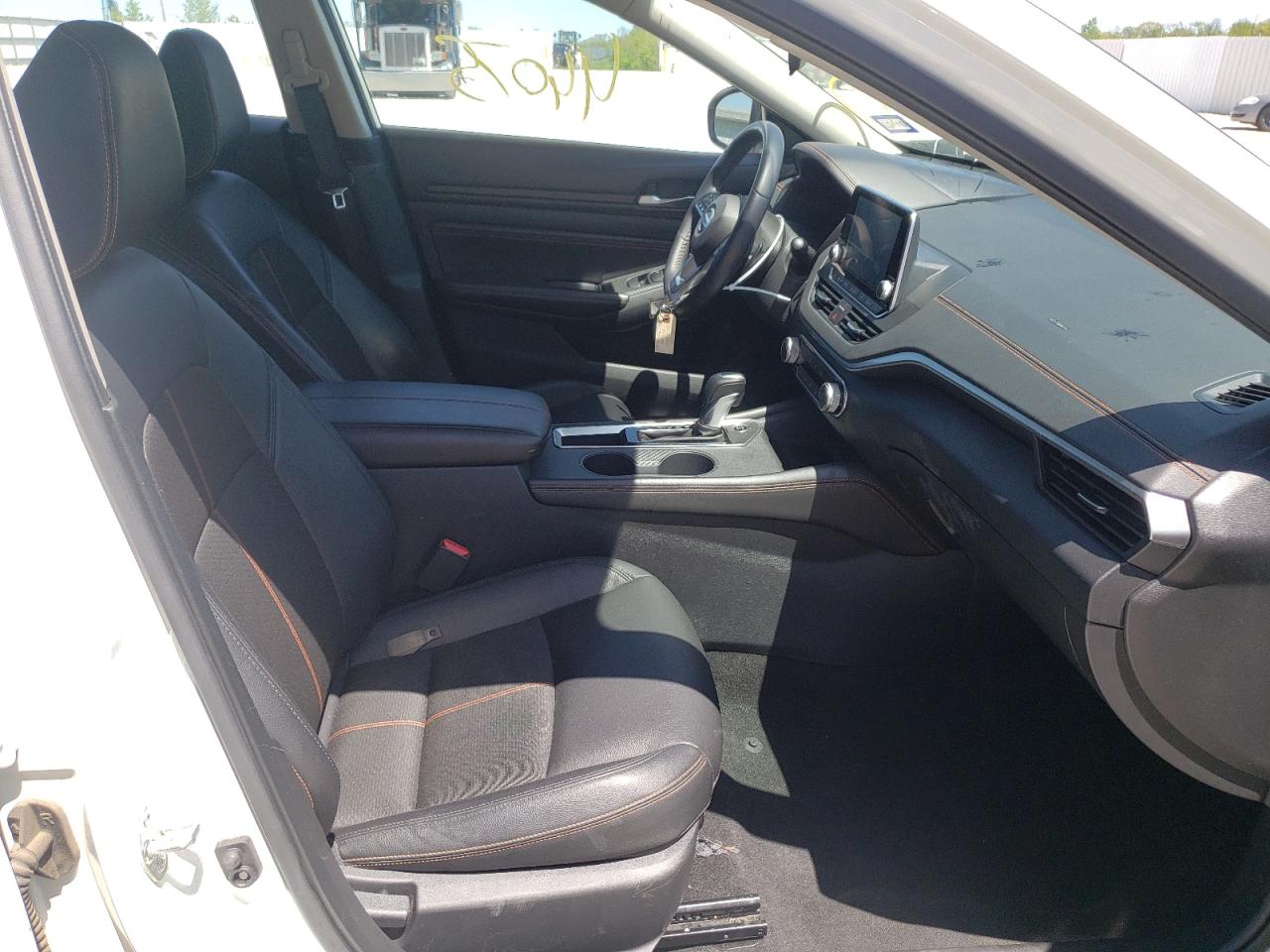 Photo 5 from auction – 2020 NISSAN ALTIMA SR with VIN 1N4BL4CV7LC225703