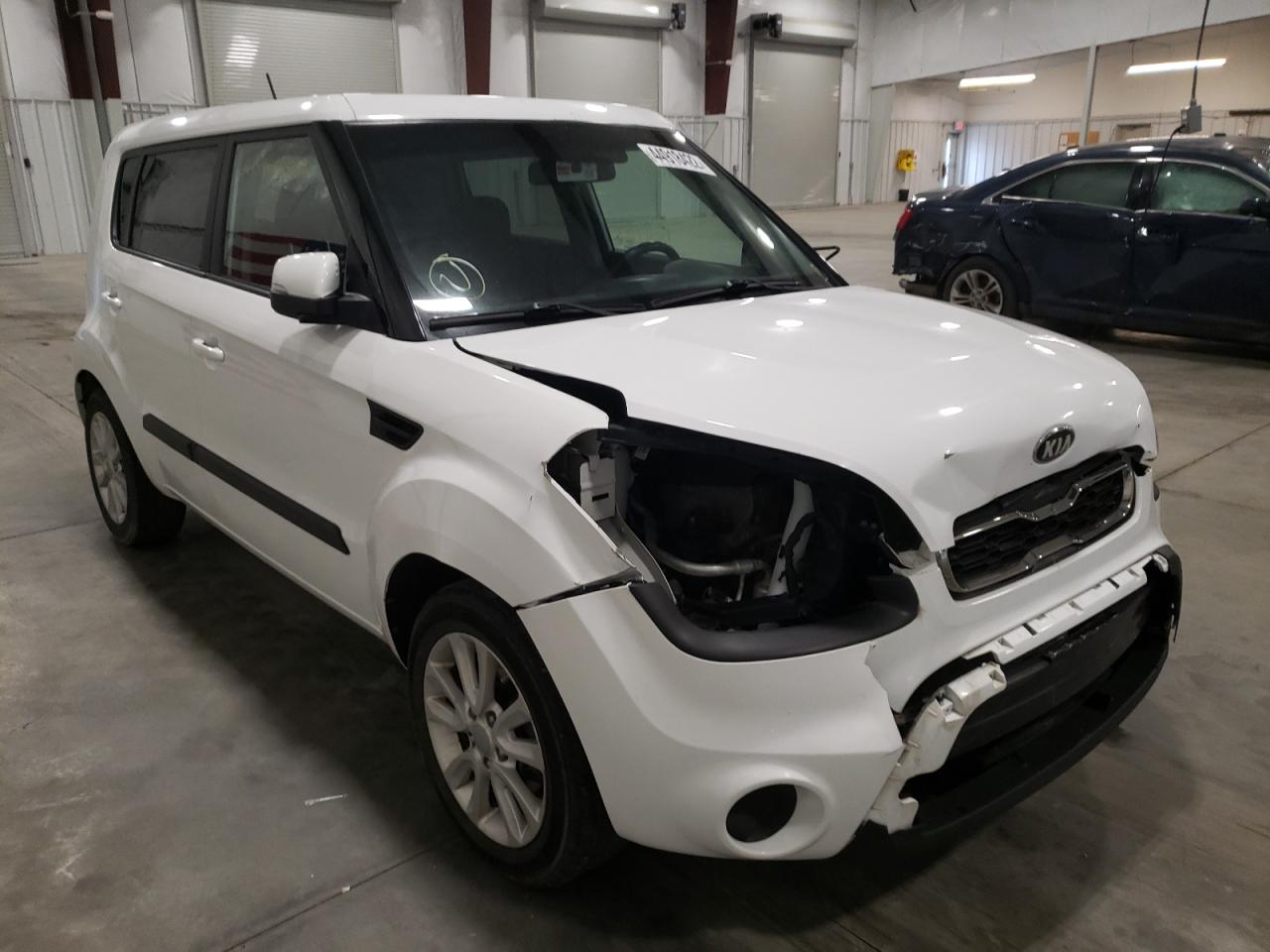 KIA SOUL + 2013 with VIN KNDJT2A60D7765538 - Photo from auction