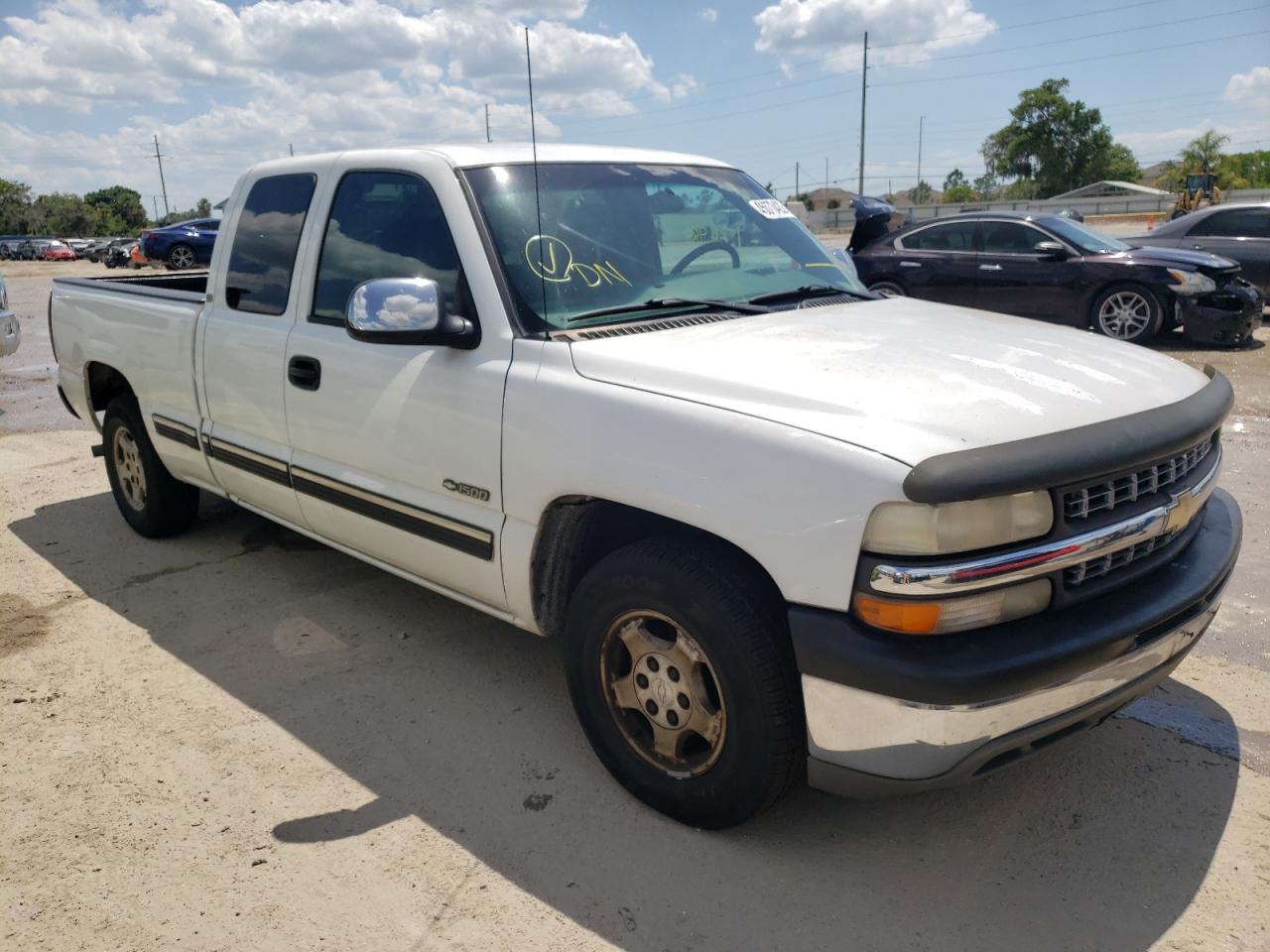 CHEVROLET SILVERADO 2000 with VIN 2GCEC19T9Y1407220 - Photo from auction