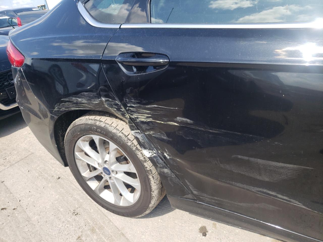 Photo 9 from auction – 2020 FORD FUSION SE with VIN 3FA6P0HD9LR110889