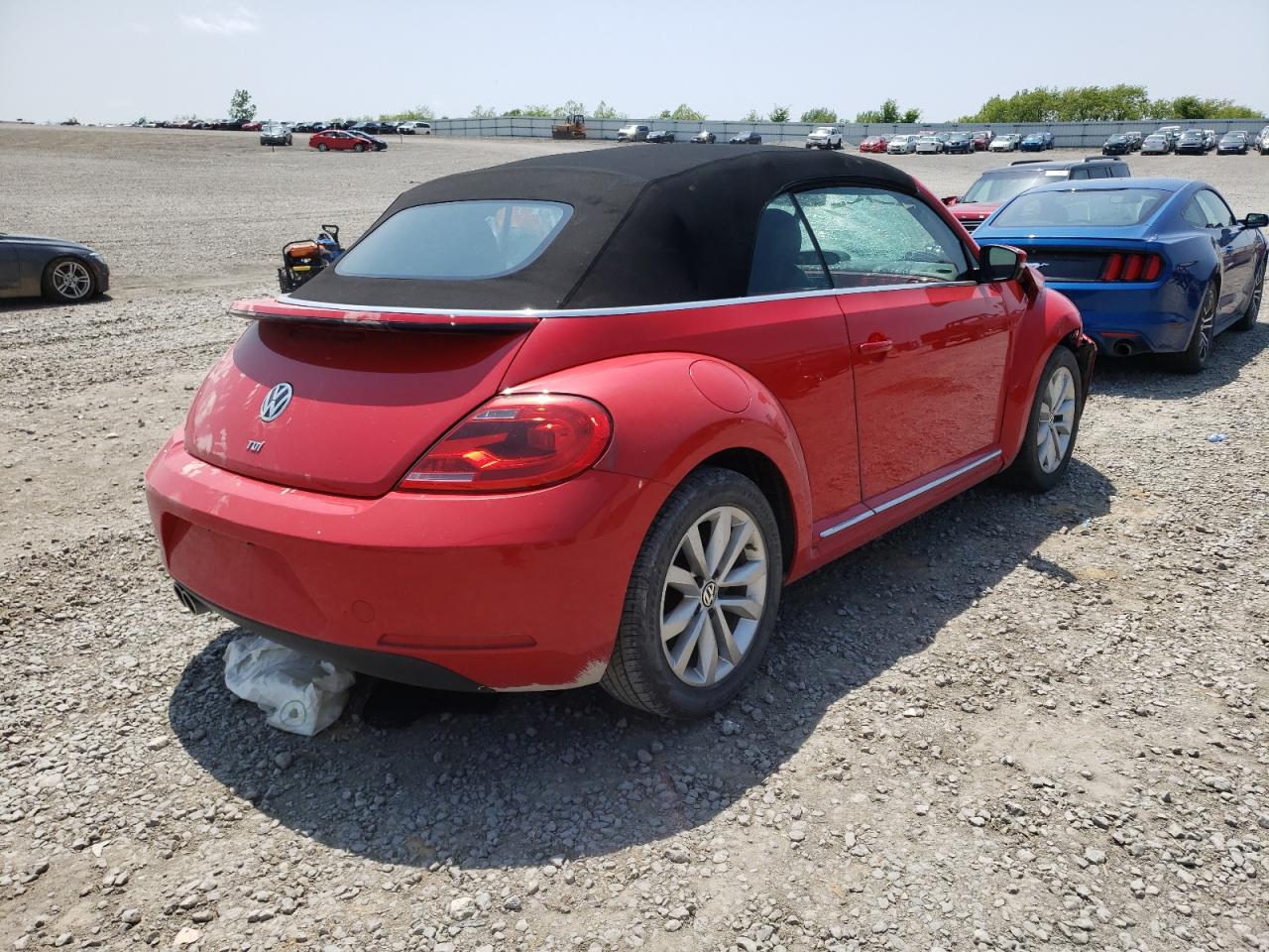 Photo 4 from auction – 2014 VOLKSWAGEN BEETLE with VIN 3VW6L7AT9EM823790