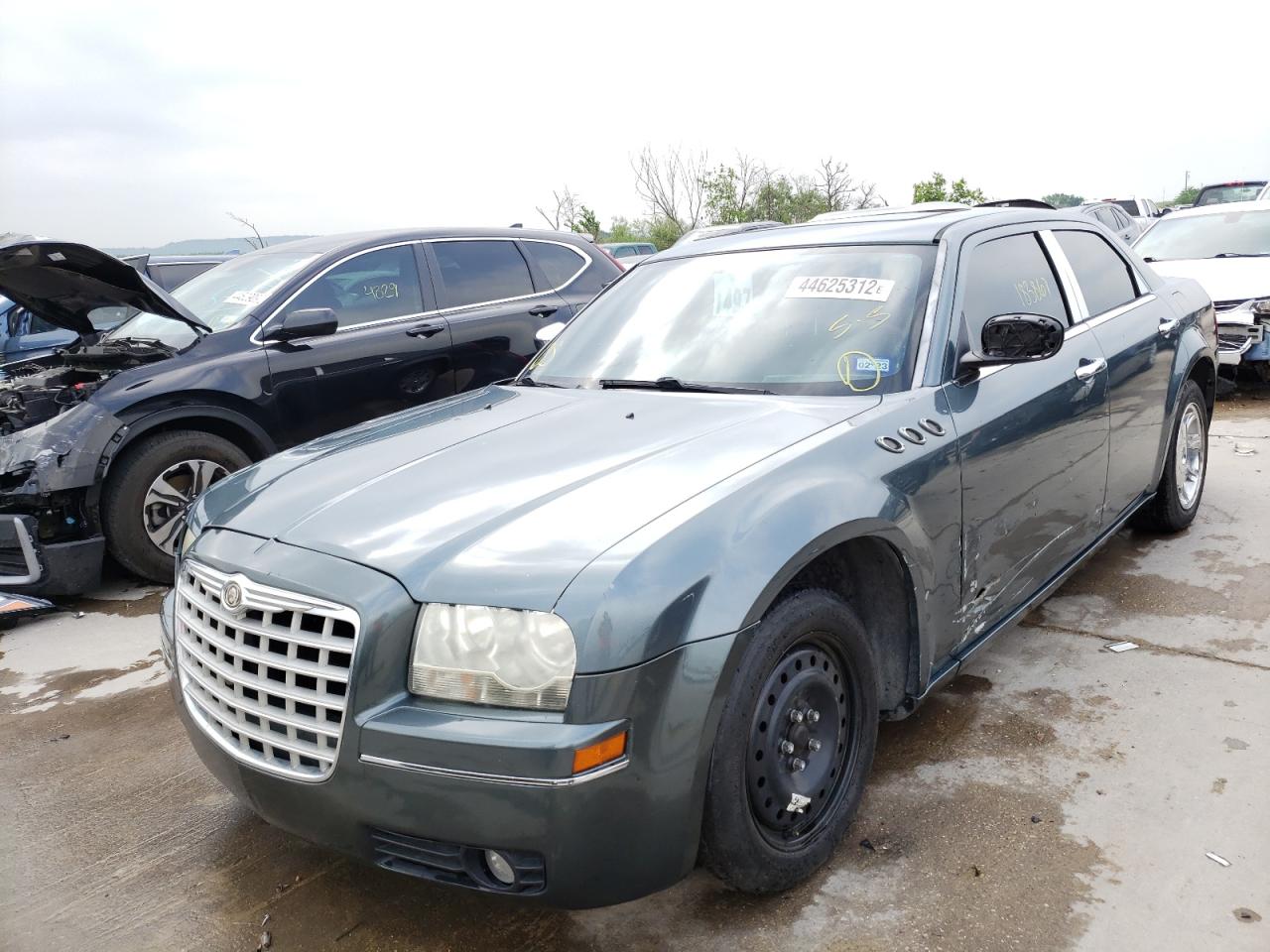 Photo 2 from auction – 2005 CHRYSLER 300 TOURIN with VIN 2C3JA53G45H176256