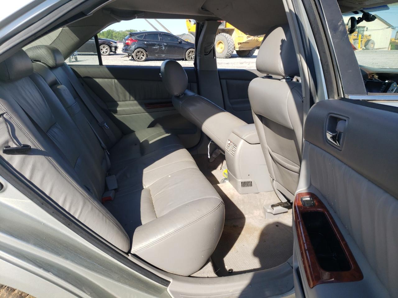 Photo 6 from auction – 2003 TOYOTA CAMRY LE with VIN JTDBF32K630150464