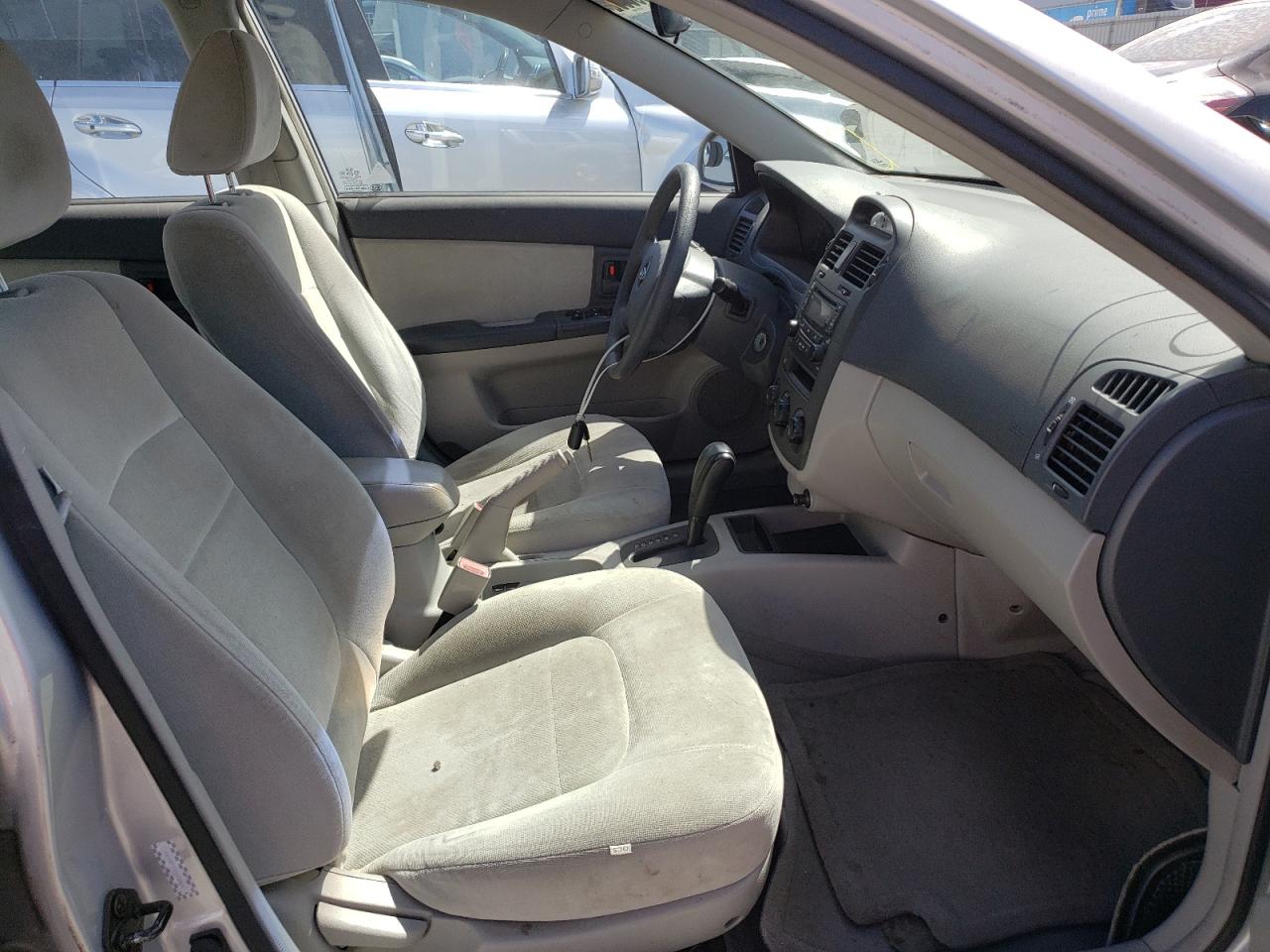 Photo 5 from auction – 2006 KIA SPECTRA LX with VIN KNAFE122165248301