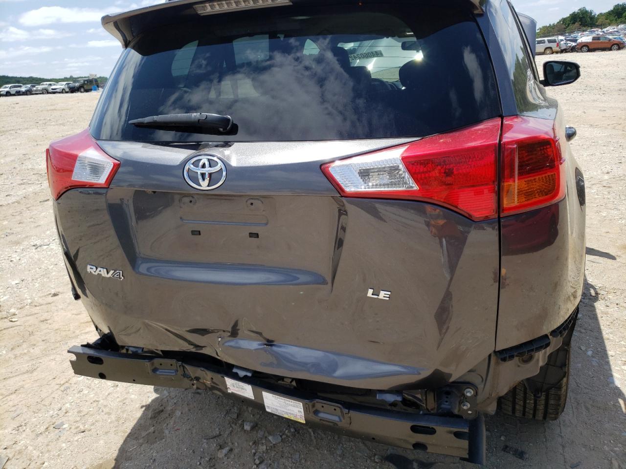 Photo 9 from auction – 2015 TOYOTA RAV4 LE with VIN JTMZFREV3FJ038033