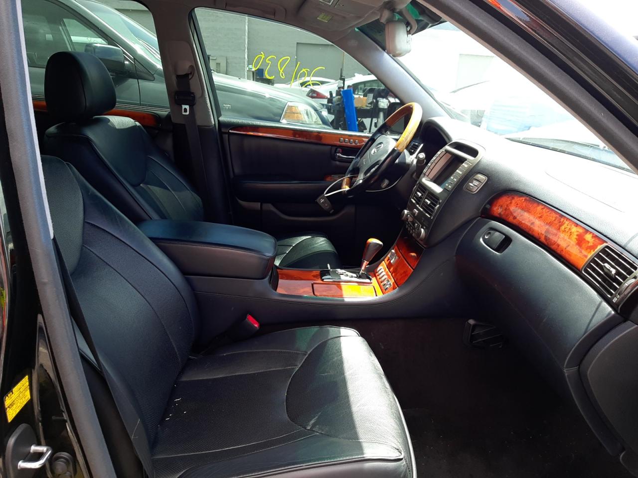 Photo 5 from auction – 2005 LEXUS LS 430 with VIN JTHBN36F355015124