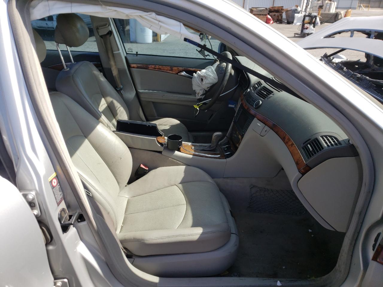 Photo 5 from auction – 2004 MERCEDES-BENZ E-CLASS E3 with VIN WDBUF65J14A455961