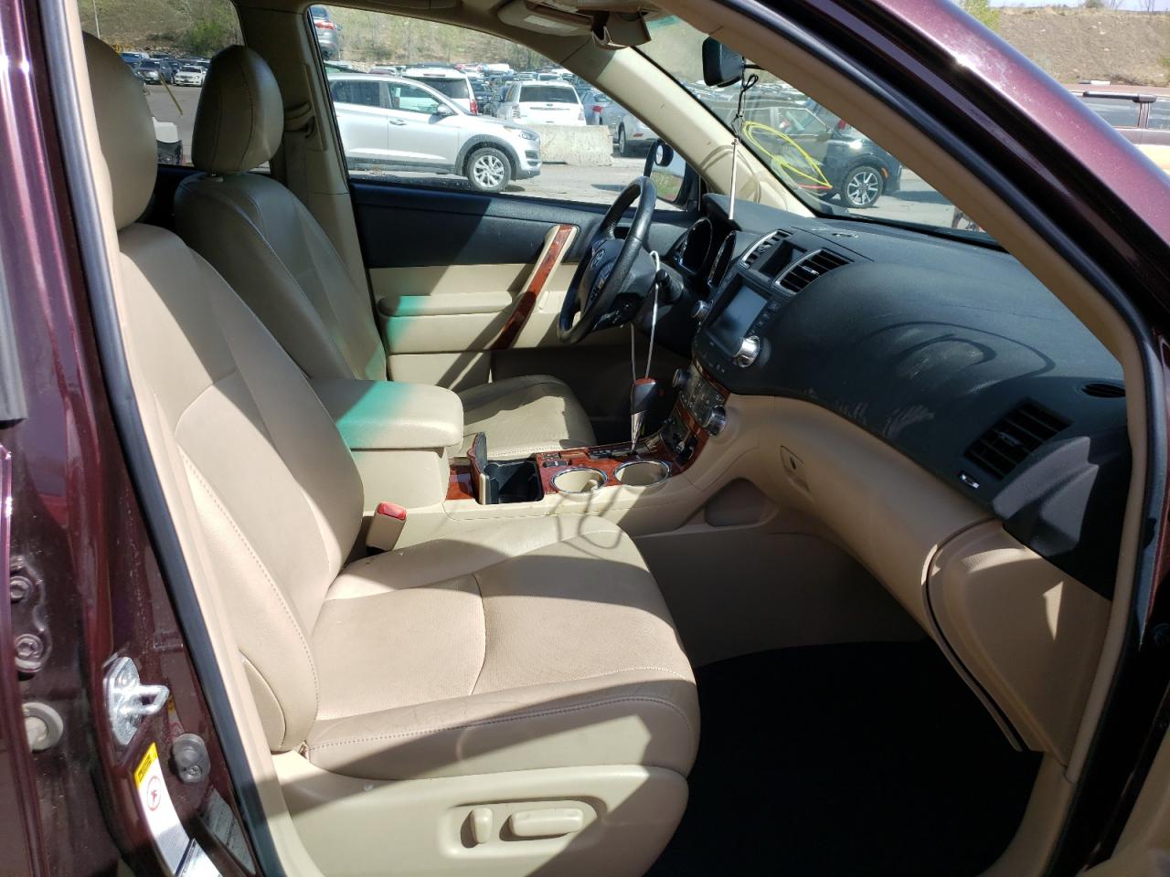 Photo 5 from auction – 2012 TOYOTA HIGHLANDER with VIN 5TDDK3EH0CS096001