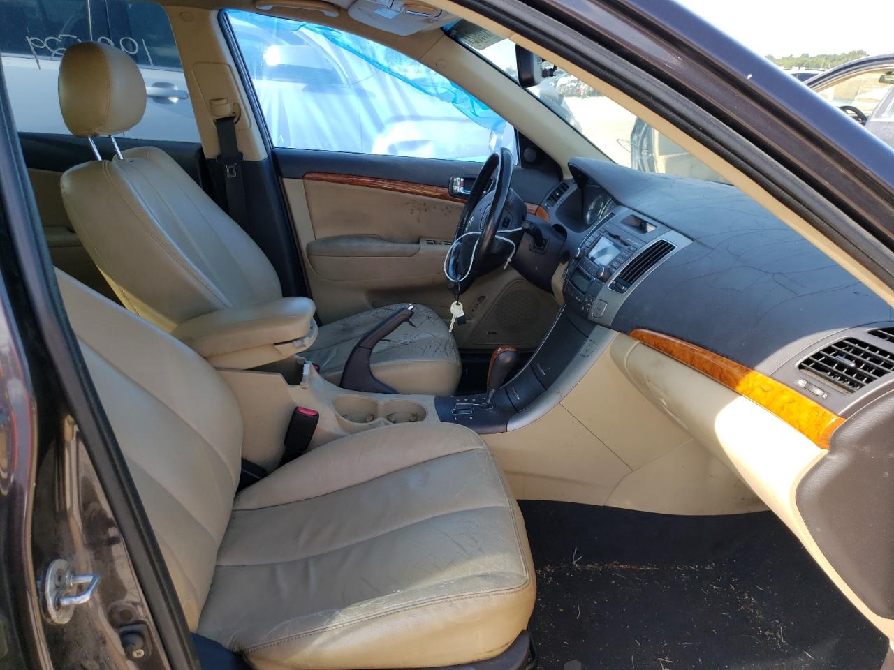 Photo 5 from auction – 2009 HYUNDAI SONATA SE with VIN 5NPEU46FX9H515634