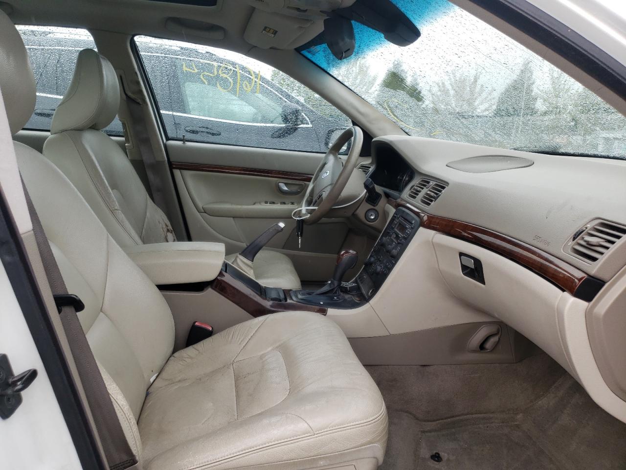 Photo 5 from auction – 2005 VOLVO S80 2.5T with VIN YV1TS592451395952