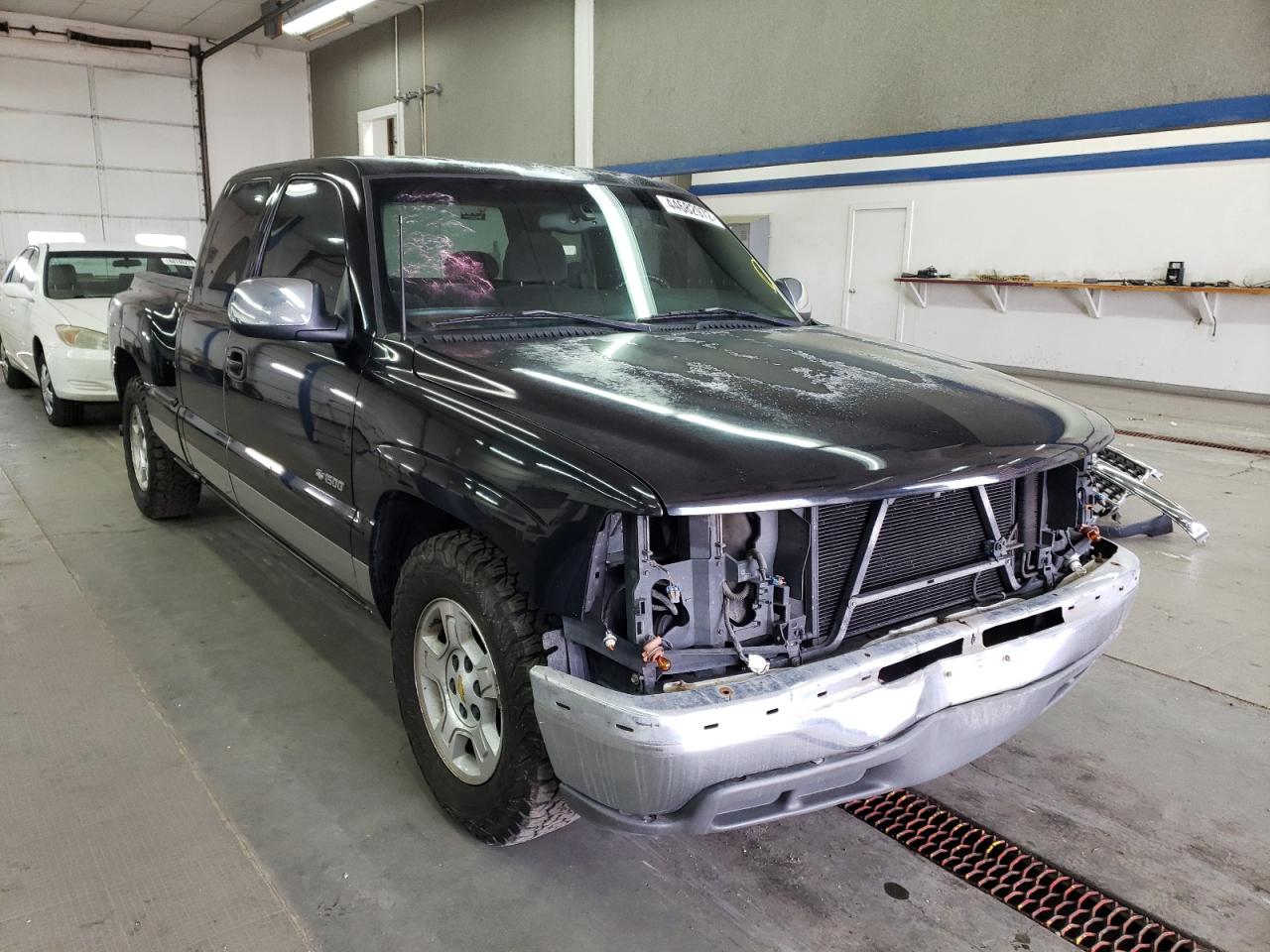 CHEVROLET SILVERADO 2001 with VIN 2GCEC19V711188880 - Photo from auction