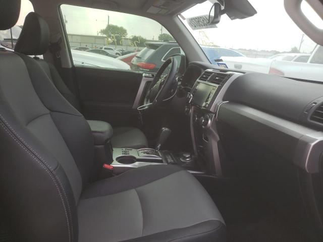 Photo 5 from auction – 2020 TOYOTA 4RUNNER SR with VIN JTEBU5JR4L5817000