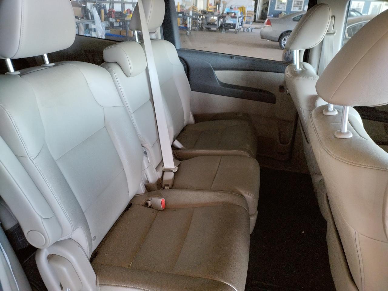 Photo 6 from auction – 2015 HONDA ODYSSEY EX with VIN 5FNRL5H68FB097429