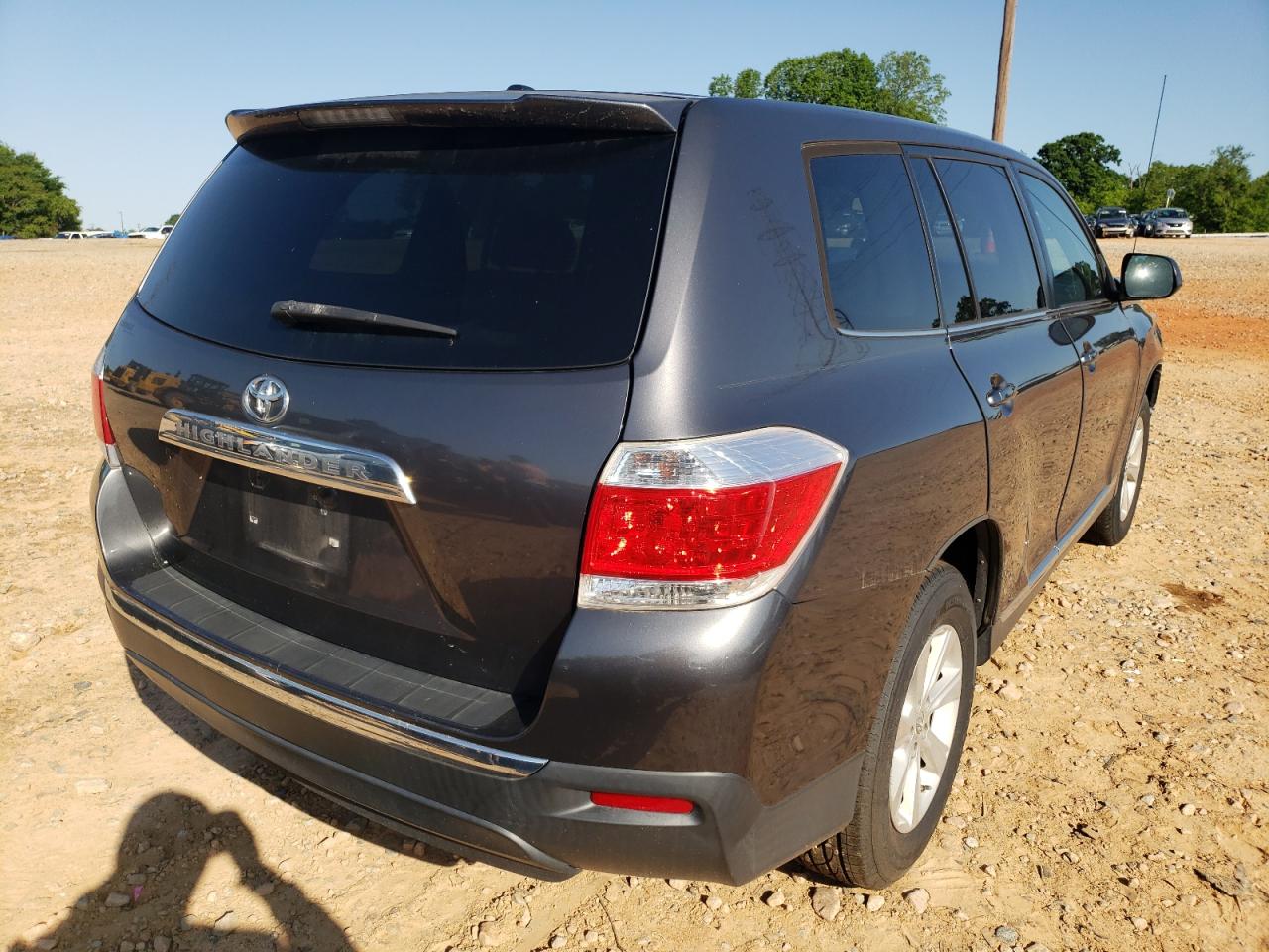 Photo 4 from auction – 2012 TOYOTA HIGHLANDER with VIN 5TDZA3EH4CS027871